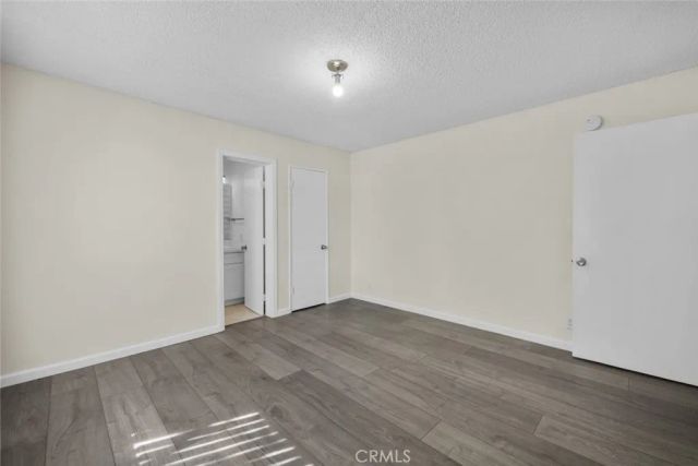 18555 Collins Street C18, Tarzana, CA 91356