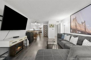 18555 Collins Street C18, Tarzana, CA 91356