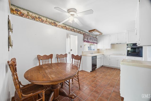 2418 Hasti Acres Drive, Bakersfield, CA 93309