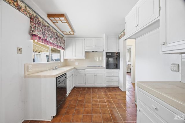 2418 Hasti Acres Drive, Bakersfield, CA 93309