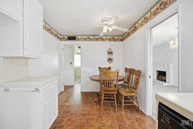 2418 Hasti Acres Drive, Bakersfield, CA 93309