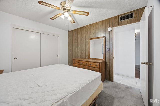 2418 Hasti Acres Drive, Bakersfield, CA 93309