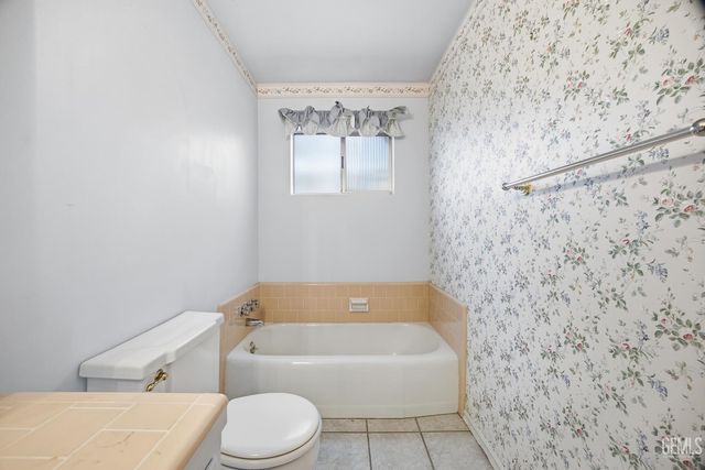 2418 Hasti Acres Drive, Bakersfield, CA 93309