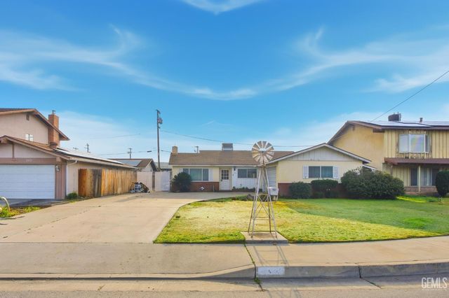 2418 Hasti Acres Drive, Bakersfield, CA 93309