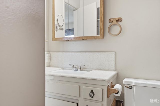 2418 Hasti Acres Drive, Bakersfield, CA 93309