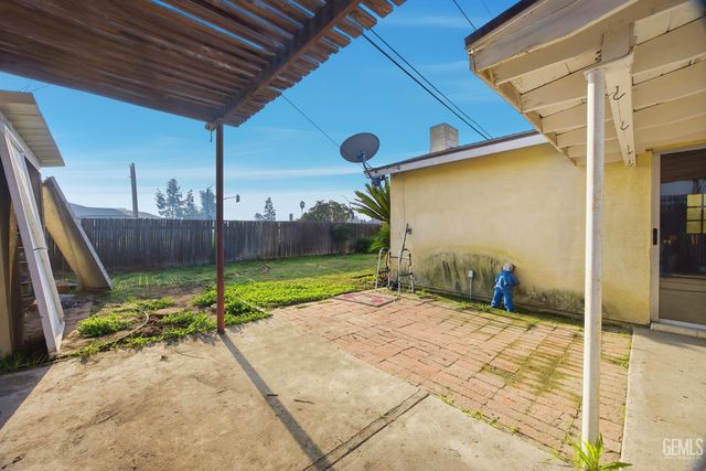 2418 Hasti Acres Drive, Bakersfield, CA 93309