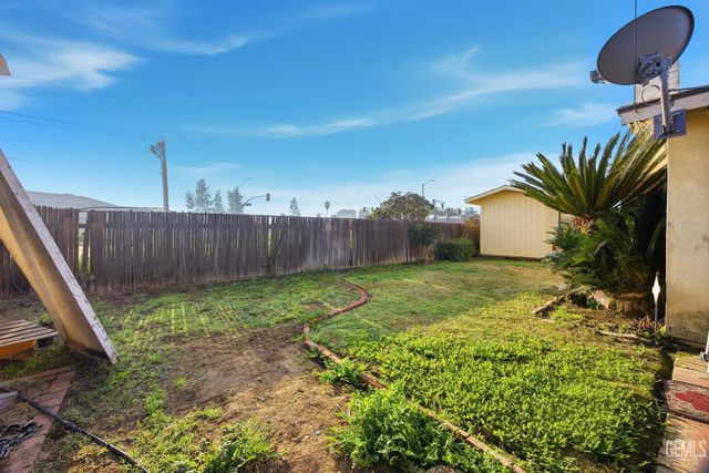 2418 Hasti Acres Drive, Bakersfield, CA 93309
