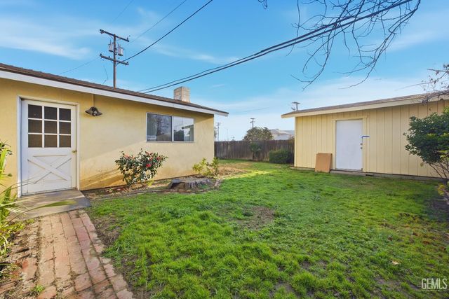 2418 Hasti Acres Drive, Bakersfield, CA 93309