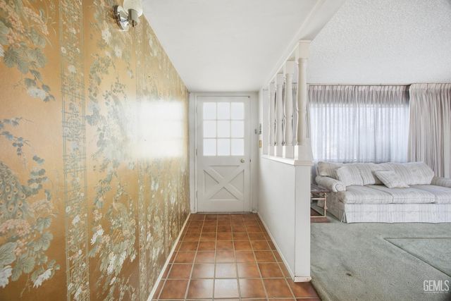 2418 Hasti Acres Drive, Bakersfield, CA 93309