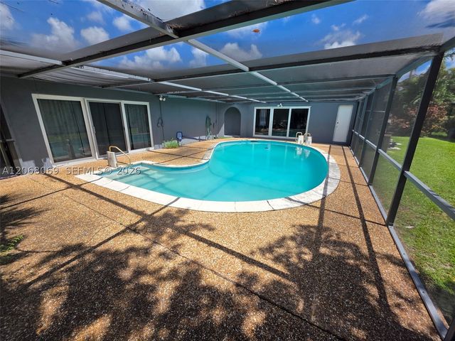 5710 Melaleuca Dr, Tamarac, FL 33319