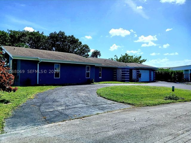 5710 Melaleuca Dr, Tamarac, FL 33319