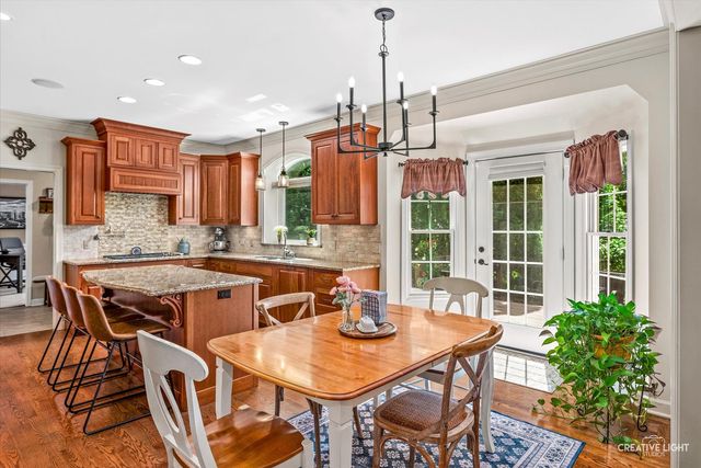 1160 Midwest Lane, Wheaton, IL 60189