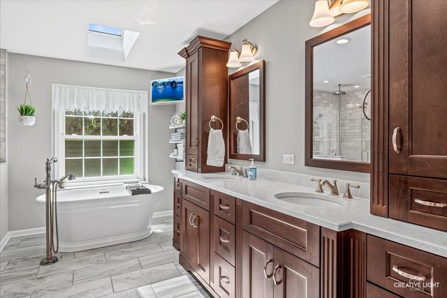 1160 Midwest Lane, Wheaton, IL 60189