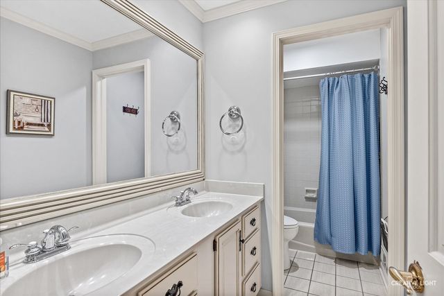 1160 Midwest Lane, Wheaton, IL 60189