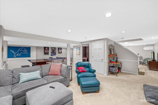 1160 Midwest Lane, Wheaton, IL 60189
