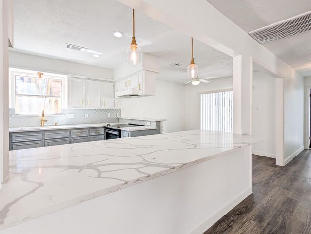 2706 Oakmont Lane, Missouri City, TX 77459