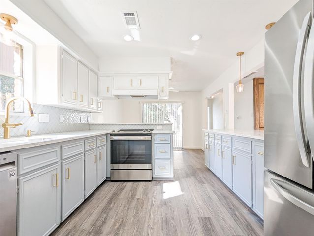 2706 Oakmont Lane, Missouri City, TX 77459