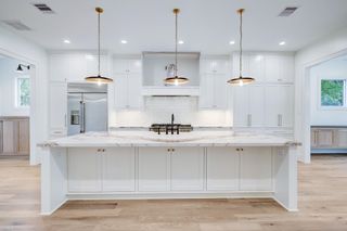 2031 Saxon Drive, Houston, TX 77018
