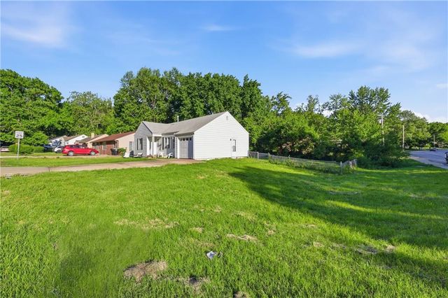 8801 E 71st Terrace, Raytown, MO 64133