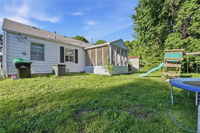8801 E 71st Terrace, Raytown, MO 64133