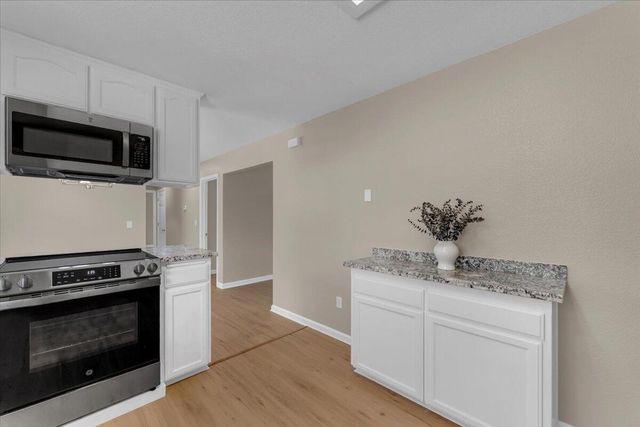 20250 Demac Drive, Redding, CA 96002