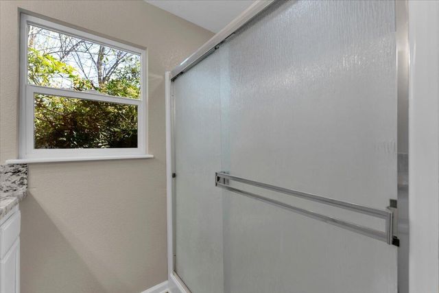 20250 Demac Drive, Redding, CA 96002