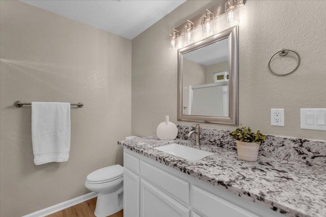 20250 Demac Drive, Redding, CA 96002