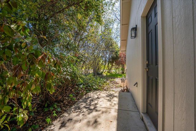 20250 Demac Drive, Redding, CA 96002