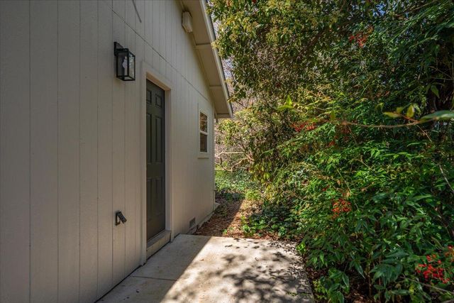 20250 Demac Drive, Redding, CA 96002