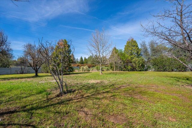 20250 Demac Drive, Redding, CA 96002