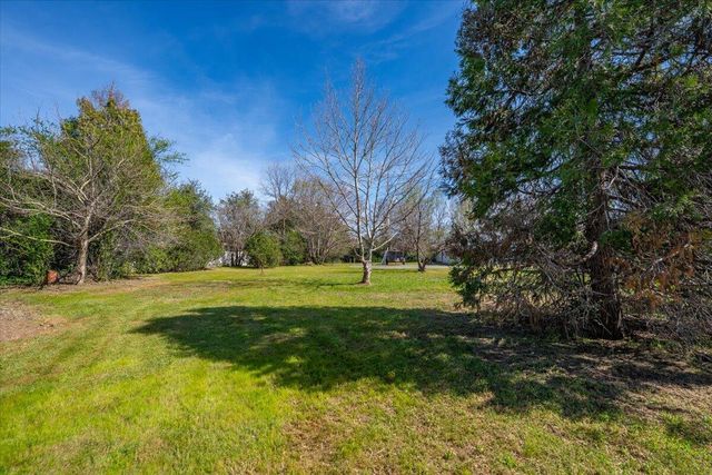 20250 Demac Drive, Redding, CA 96002