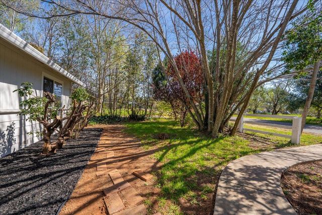 20250 Demac Drive, Redding, CA 96002