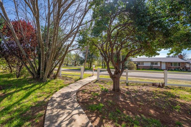 20250 Demac Drive, Redding, CA 96002