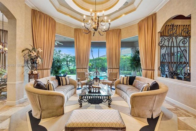 10813 Blackhawk Street, Plantation, FL 33324