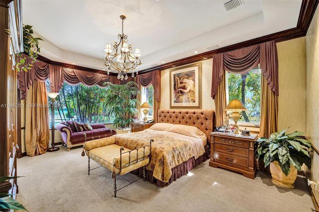10813 Blackhawk Street, Plantation, FL 33324