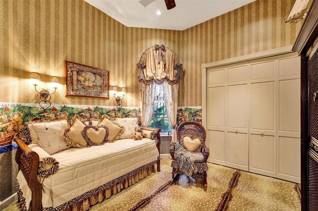 10813 Blackhawk Street, Plantation, FL 33324