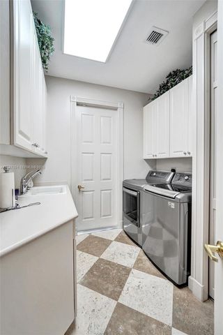 10813 Blackhawk Street, Plantation, FL 33324