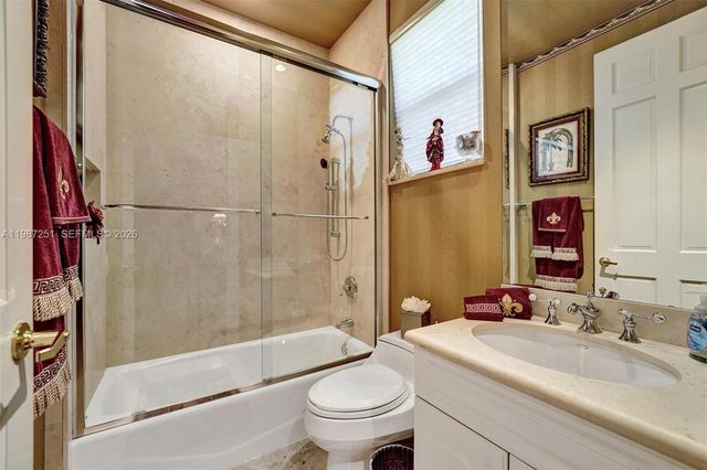 10813 Blackhawk Street, Plantation, FL 33324