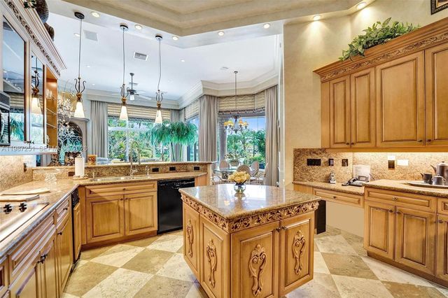 10813 Blackhawk Street, Plantation, FL 33324
