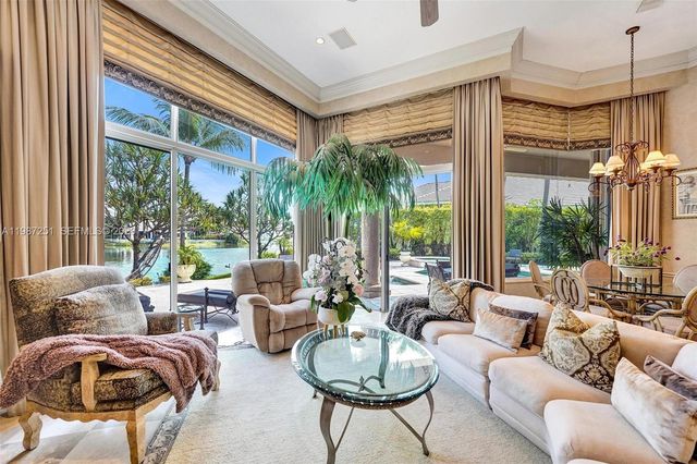 10813 Blackhawk Street, Plantation, FL 33324