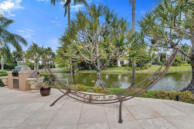 10813 Blackhawk Street, Plantation, FL 33324