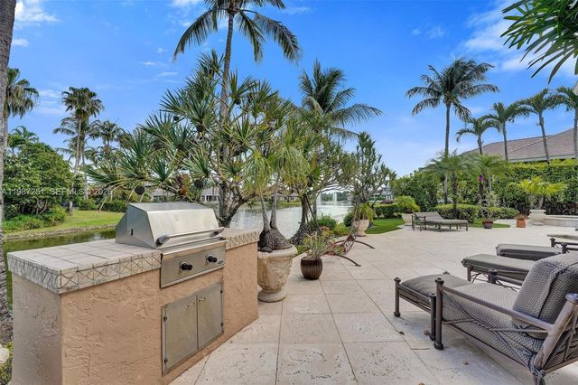 10813 Blackhawk Street, Plantation, FL 33324