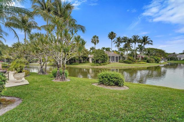 10813 Blackhawk Street, Plantation, FL 33324