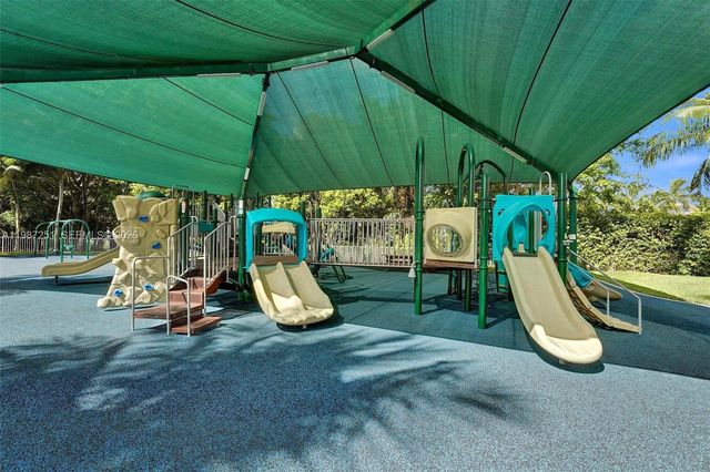 10813 Blackhawk Street, Plantation, FL 33324