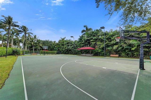 10813 Blackhawk Street, Plantation, FL 33324