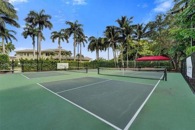 10813 Blackhawk Street, Plantation, FL 33324