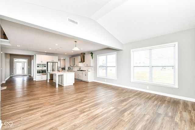 10627 Oak Bend Boulevard, Indianapolis, IN 46239