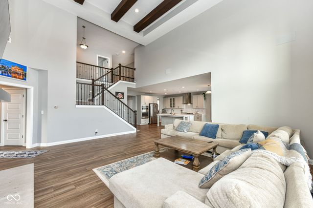 10627 Oak Bend Boulevard, Indianapolis, IN 46239