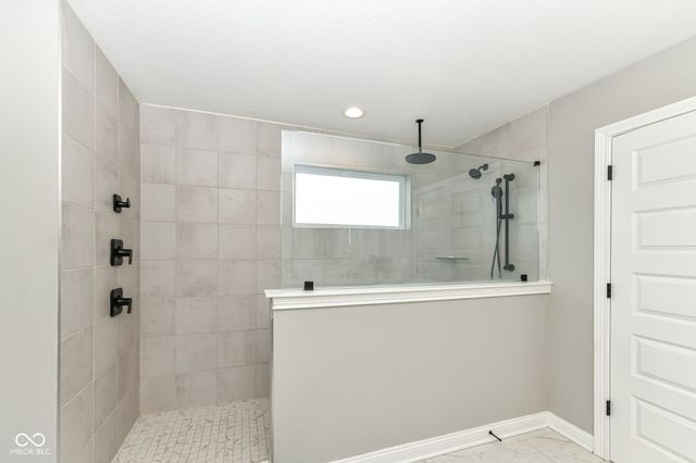 10627 Oak Bend Boulevard, Indianapolis, IN 46239