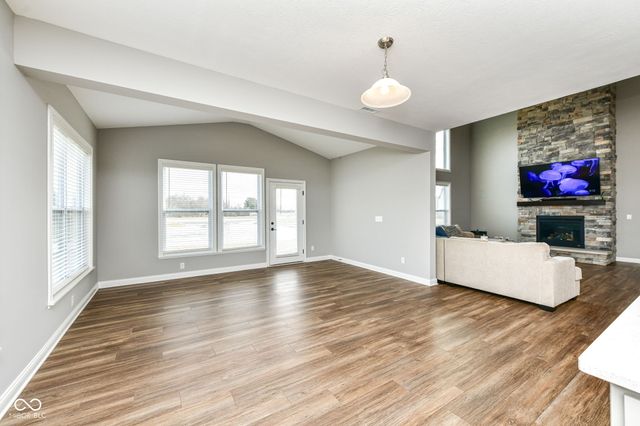 10627 Oak Bend Boulevard, Indianapolis, IN 46239